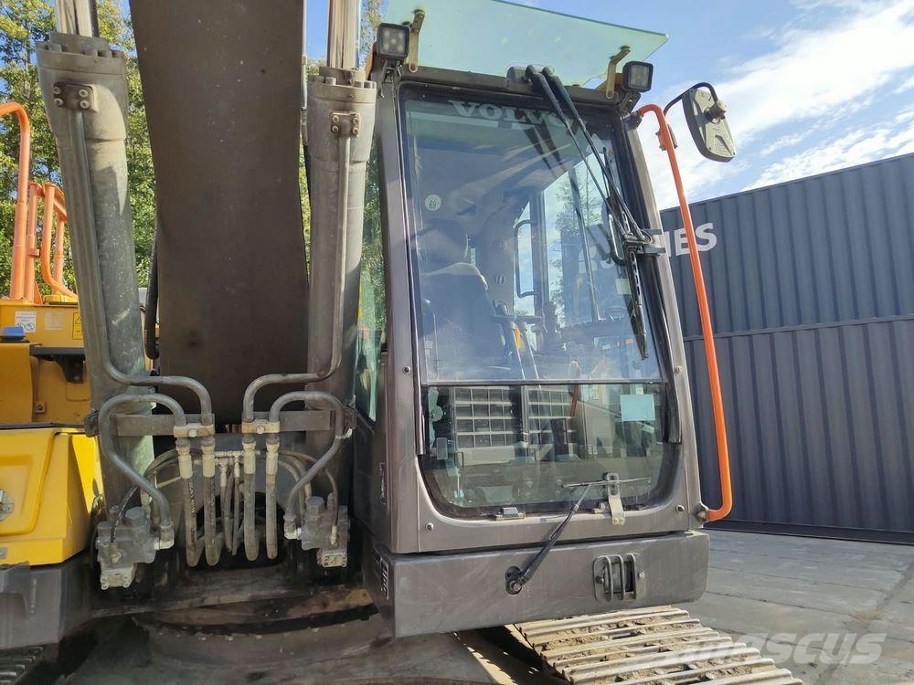 Volvo EC220EL Гусеничні екскаватори