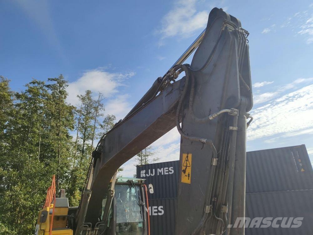 Volvo EC220EL Гусеничні екскаватори