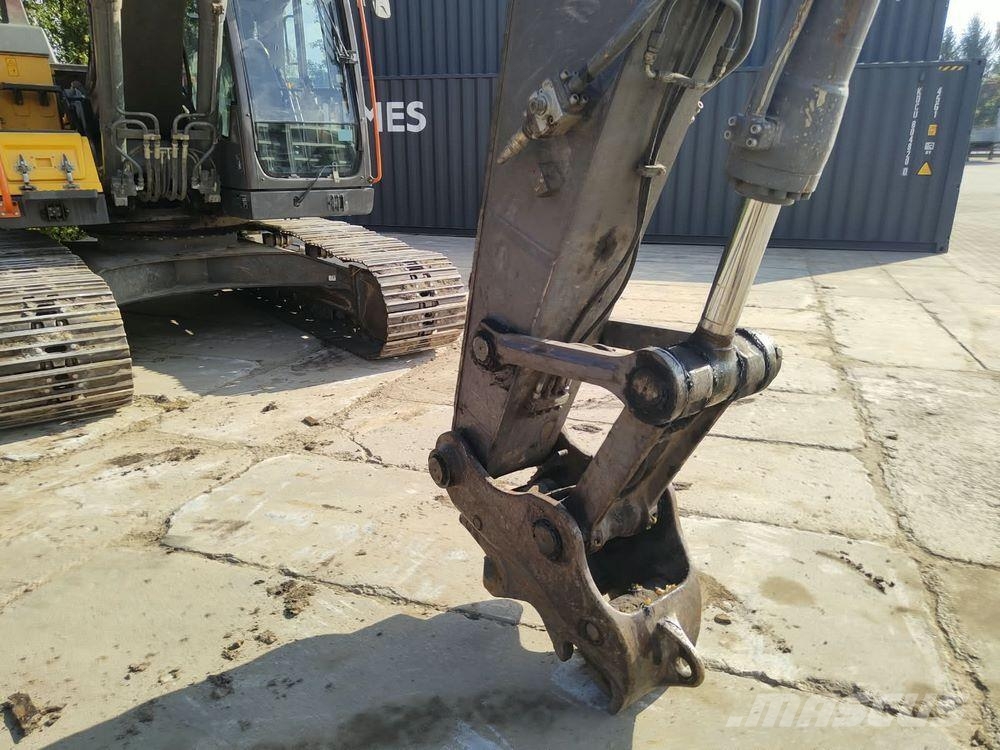 Volvo EC220EL Гусеничні екскаватори