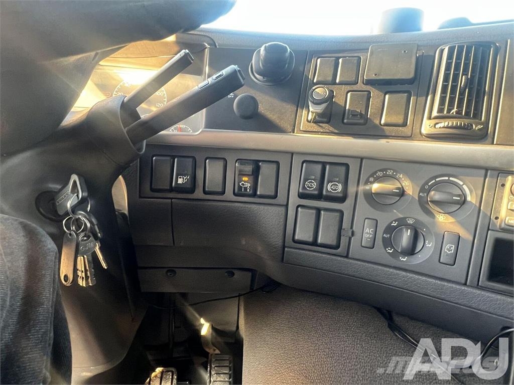 Volvo FM12 Camiones de cama baja