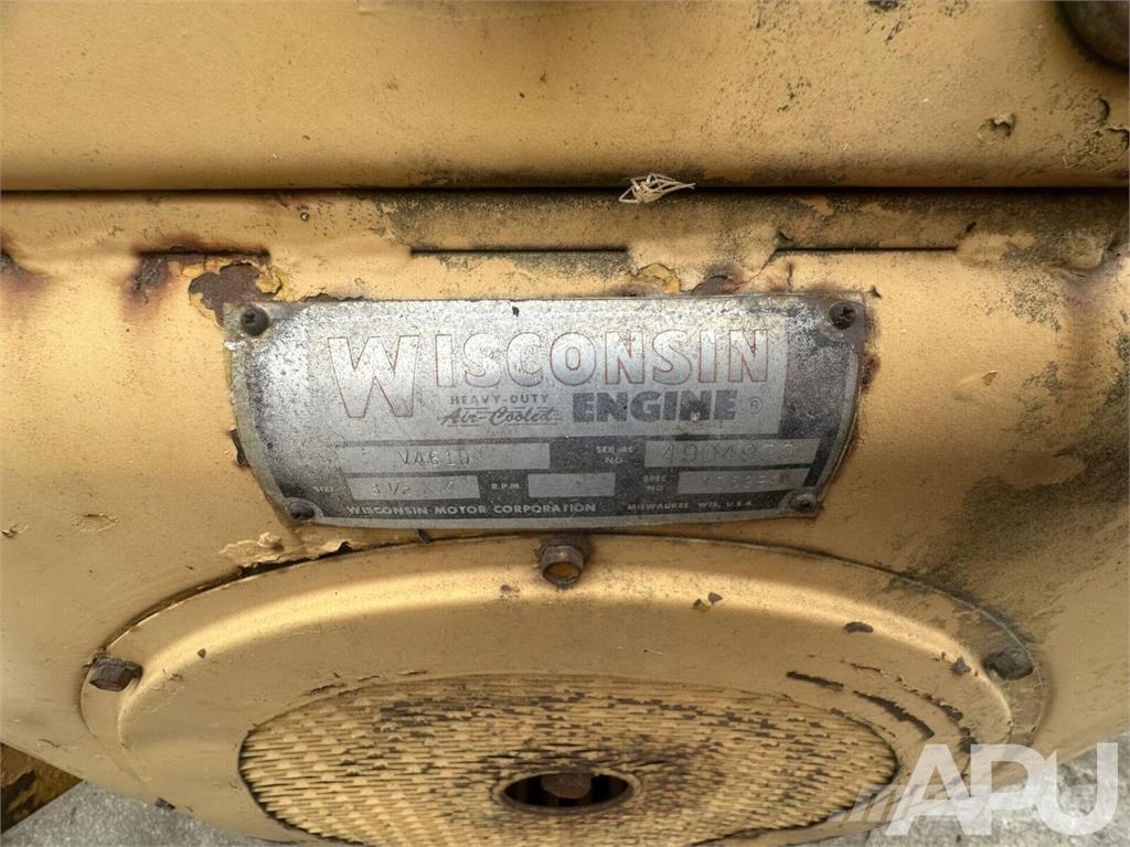 WISCONSIN ENGINE V461D Skrobaki
