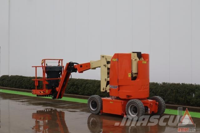 JLG E300AJP Plataforma de trabajo articulada
