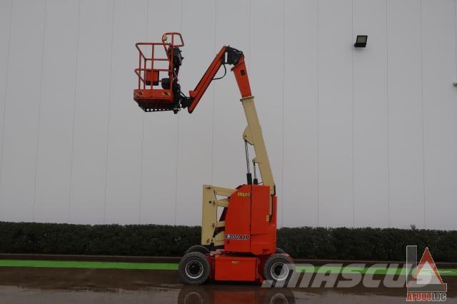 JLG E300AJP Plataforma de trabajo articulada