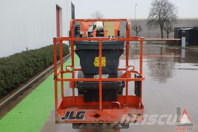 JLG E300AJP Plataforma de trabajo articulada