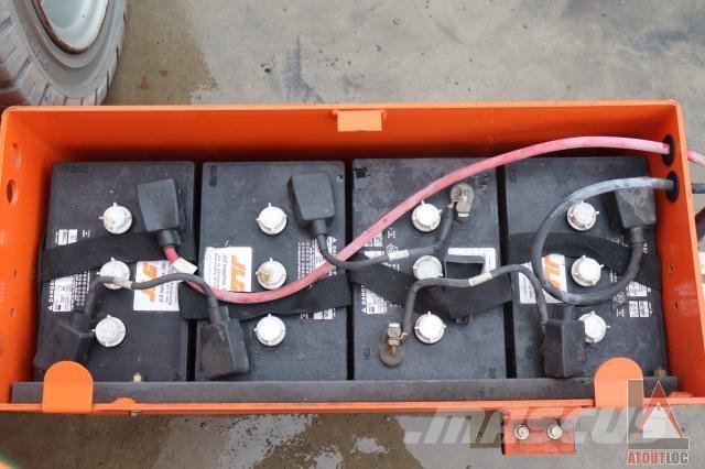 JLG E300AJP Plataforma de trabajo articulada