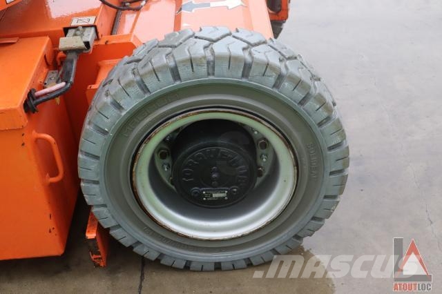 JLG E300AJP Plataforma de trabajo articulada