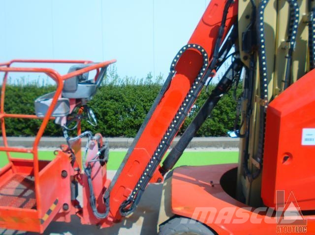 JLG TOUCAN 12E + Elevadores braços articulados