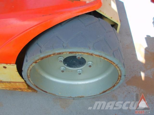 JLG TOUCAN 12E + Elevadores braços articulados