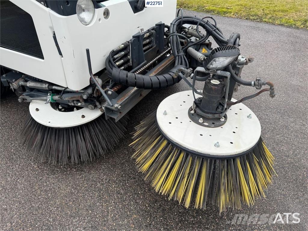 Aebi MFH2500 sweeper Camión de barrendero