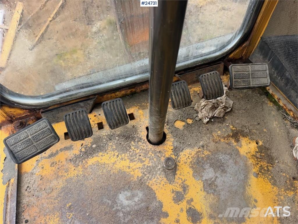 Åkerman EW130 wheel digger w/ a bucket. WATCH VIDEO Gravemaskiner på hjul