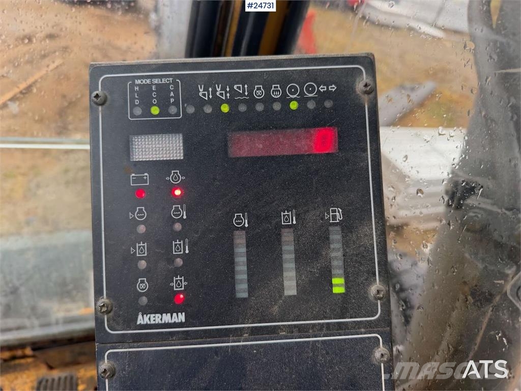 Åkerman EW130 wheel digger w/ a bucket. WATCH VIDEO Gravemaskiner på hjul