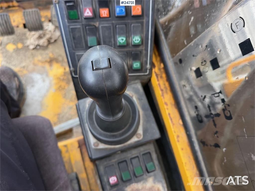Åkerman EW130 wheel digger w/ a bucket. WATCH VIDEO Gravemaskiner på hjul