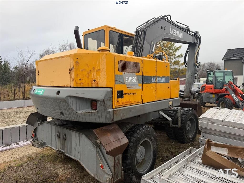 Åkerman EW130 wheel digger w/ a bucket. WATCH VIDEO Gravemaskiner på hjul