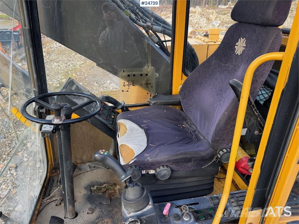 Åkerman EW230 wheeled excavator with two buckets and tiltr Escavatori gommati