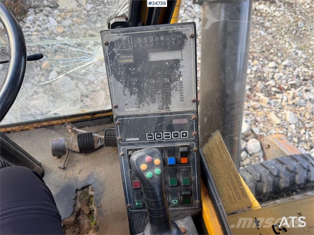 Åkerman EW230 wheeled excavator with two buckets and tiltr Escavatori gommati