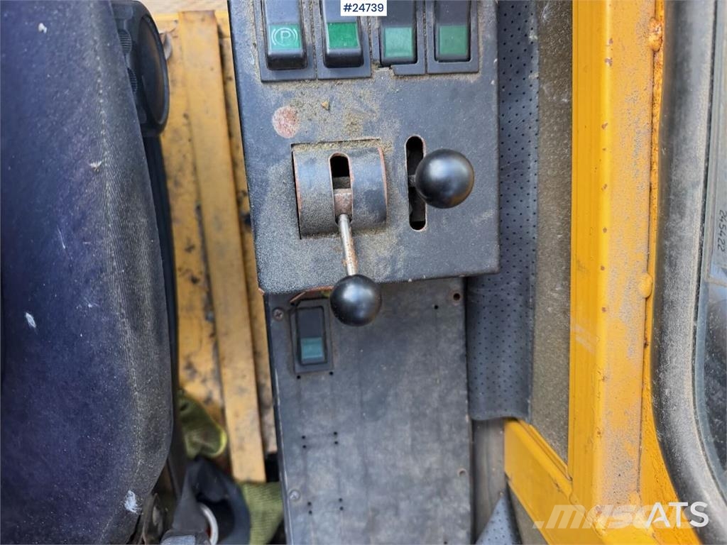 Åkerman EW230 wheeled excavator with two buckets and tiltr Escavatori gommati