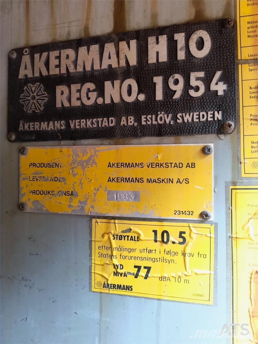 Åkerman H10 Excavator with Digging Bucket Excavadoras sobre orugas