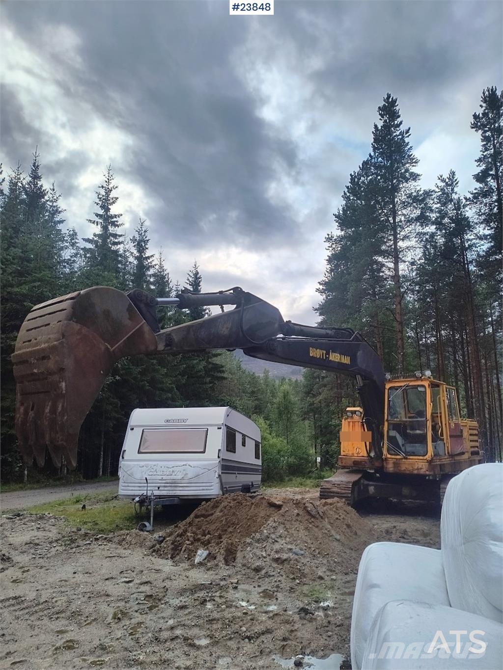 Åkerman H10 Excavator with Digging Bucket Excavadoras sobre orugas