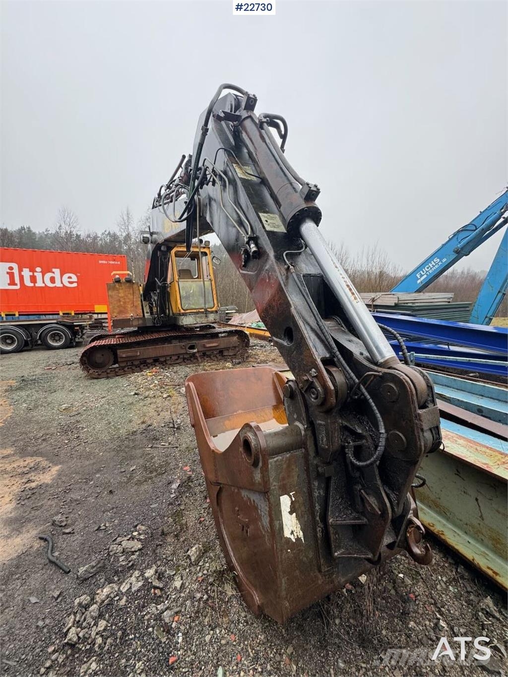 Åkerman H10B crawler excavator with digging bucket. Excavadoras sobre orugas