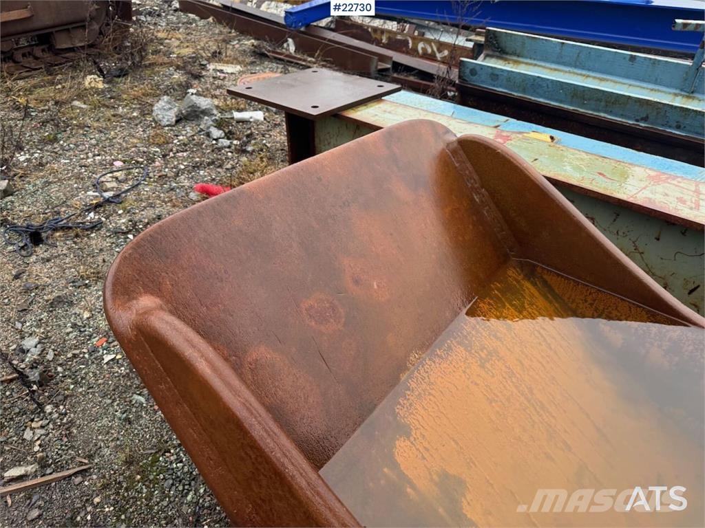 Åkerman H10B crawler excavator with digging bucket. Excavadoras sobre orugas