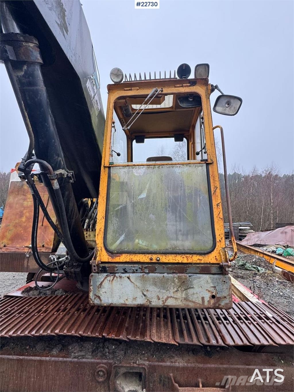 Åkerman H10B crawler excavator with digging bucket. Excavadoras sobre orugas