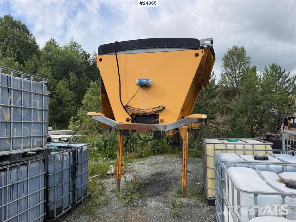 Arctic Machine AM Salo 9000 معدات النقل - غير ذلك