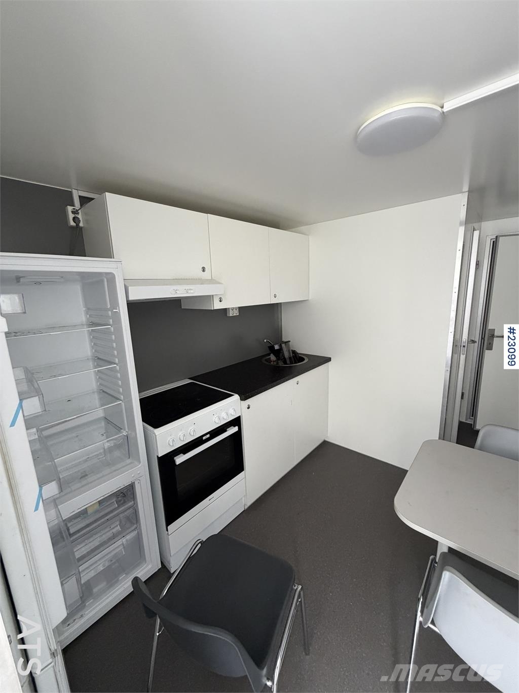 Arnpro crew trailer with 2 bedrooms - Very good co Настаняване на обекта