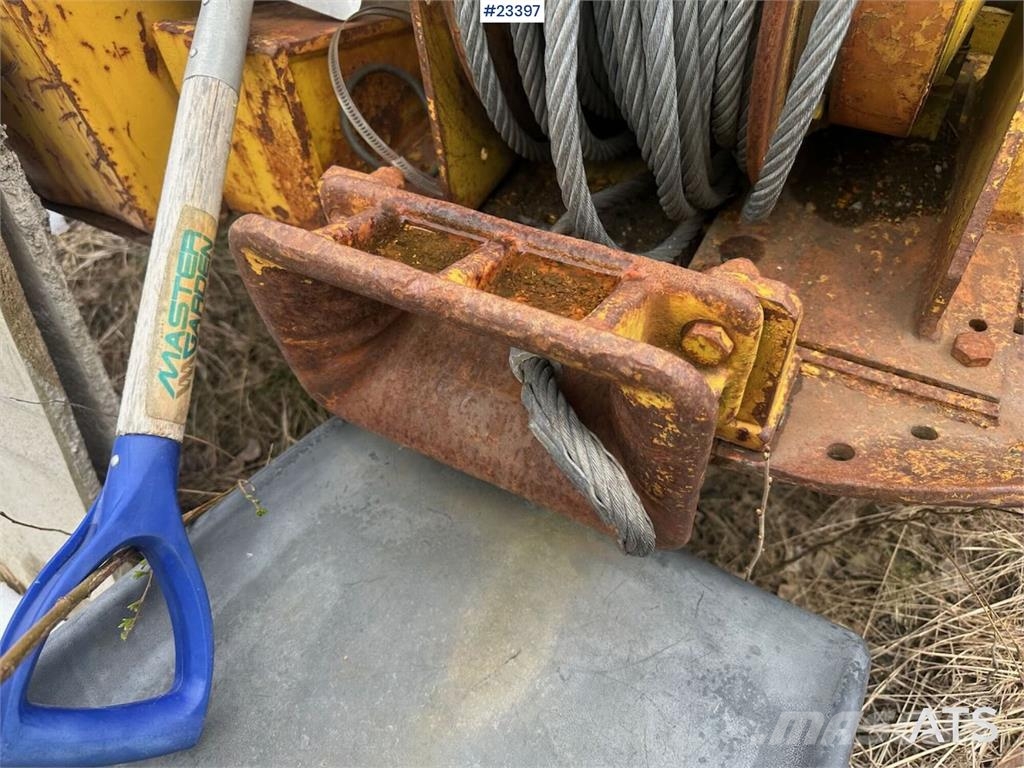 Atlas Copco ROC 410 HC drilling rig معدات الثقب السطحي