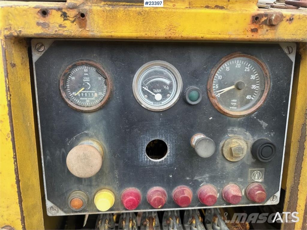 Atlas Copco ROC 410 HC drilling rig معدات الثقب السطحي