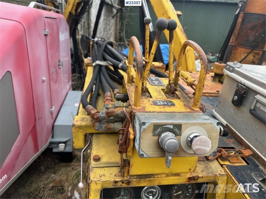 Atlas Copco ROC 410 HC drilling rig معدات الثقب السطحي