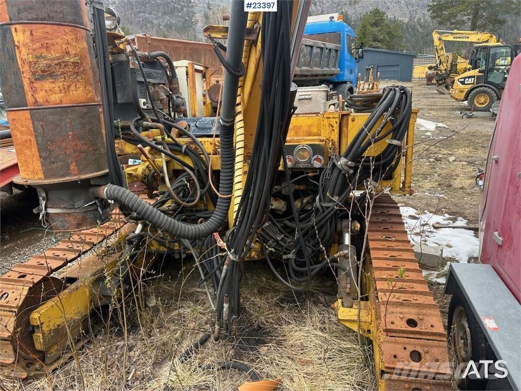 Atlas Copco ROC 410 HC drilling rig معدات الثقب السطحي