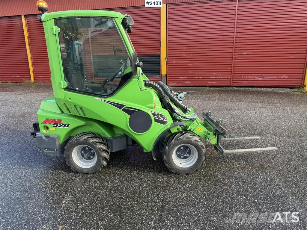 Avant M520 Wheel loader with pallet forks, bucket, snow Фронтальні навантажувачі