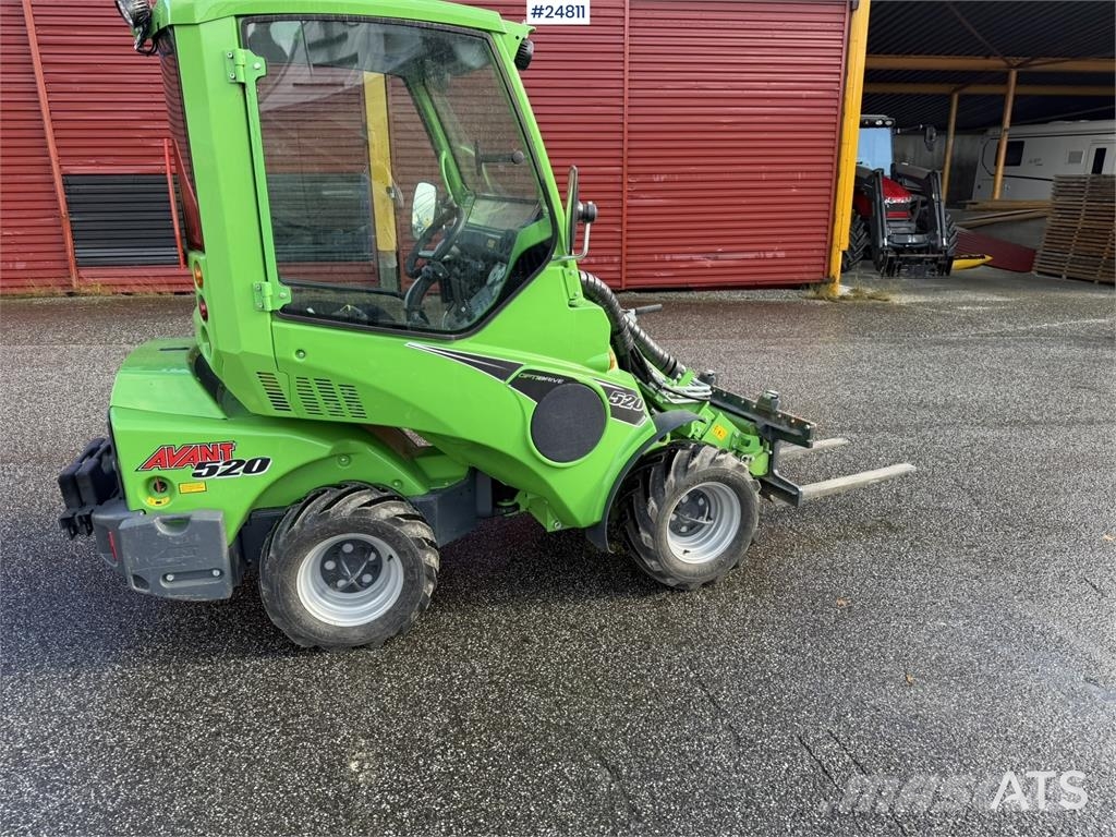 Avant M520 Wheel loader with pallet forks, bucket, snow Фронтальні навантажувачі