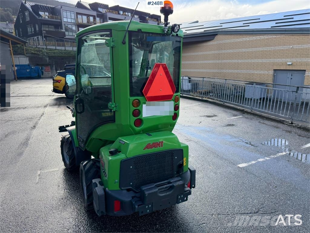 Avant M520 Wheel loader with pallet forks, bucket, snow Фронтальні навантажувачі