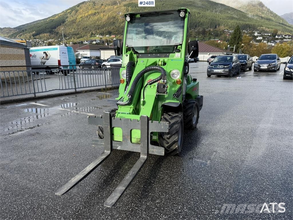 Avant M520 Wheel loader with pallet forks, bucket, snow Фронтальні навантажувачі