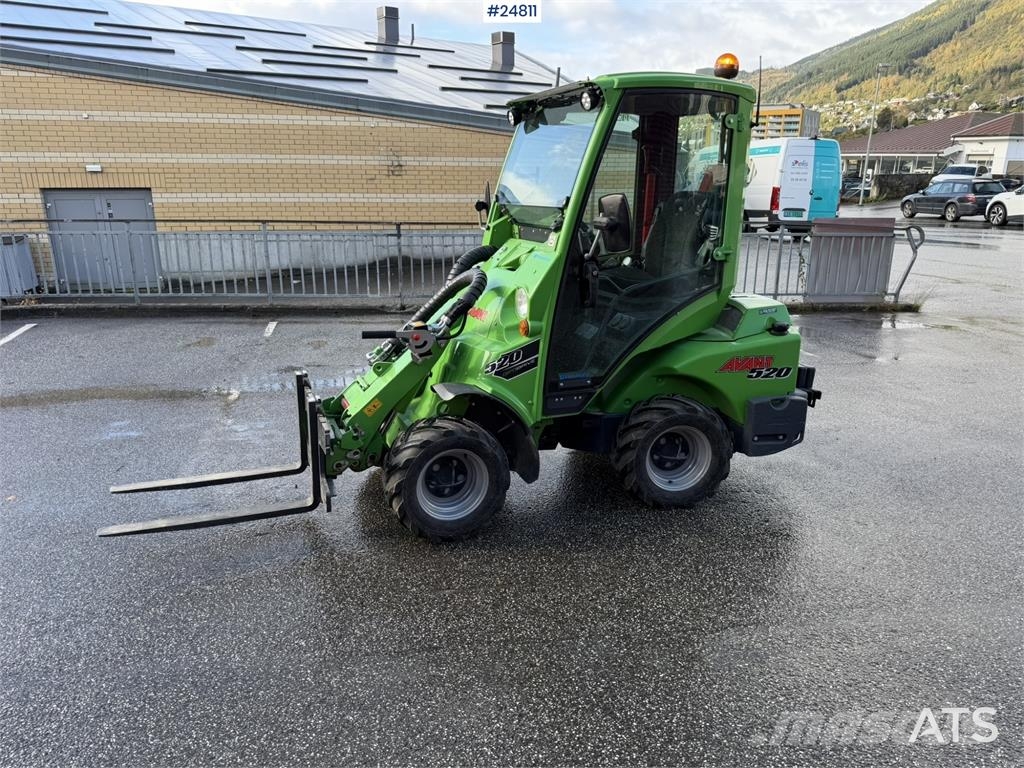 Avant M520 Wheel loader with pallet forks, bucket, snow Фронтальні навантажувачі