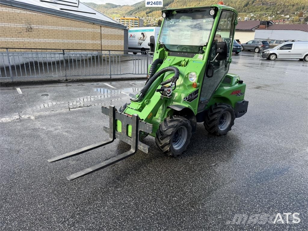 Avant M520 Wheel loader with pallet forks, bucket, snow Фронтальні навантажувачі
