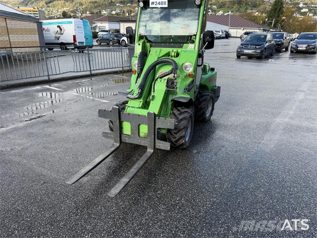 Avant M520 Wheel loader with pallet forks, bucket, snow Фронтальні навантажувачі