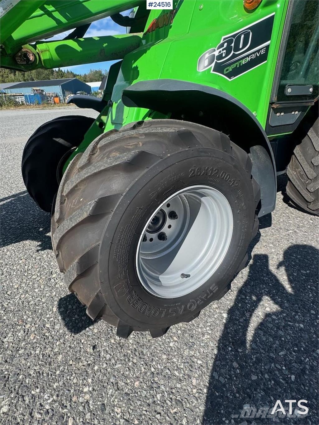 Avant M630 - 6 meter spylebom 滑移轉向裝載機