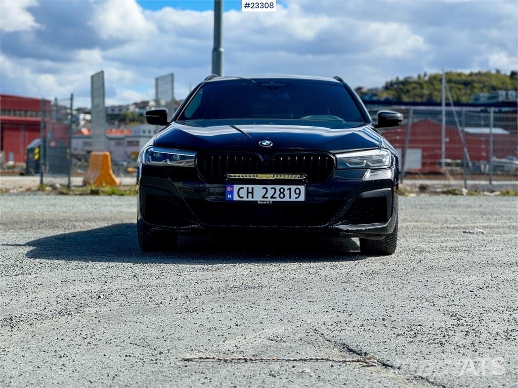 BMW 520d xDrive - M Sport - H&K - Krok Carros