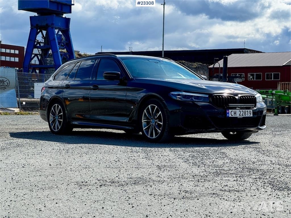 BMW 520d xDrive - M Sport - H&K - Krok Carros