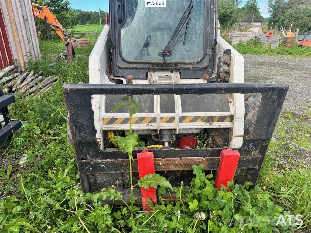 Bobcat 763 Skid-Steer Loader with Bucket, Grapple and Pal Φορτωτάκια