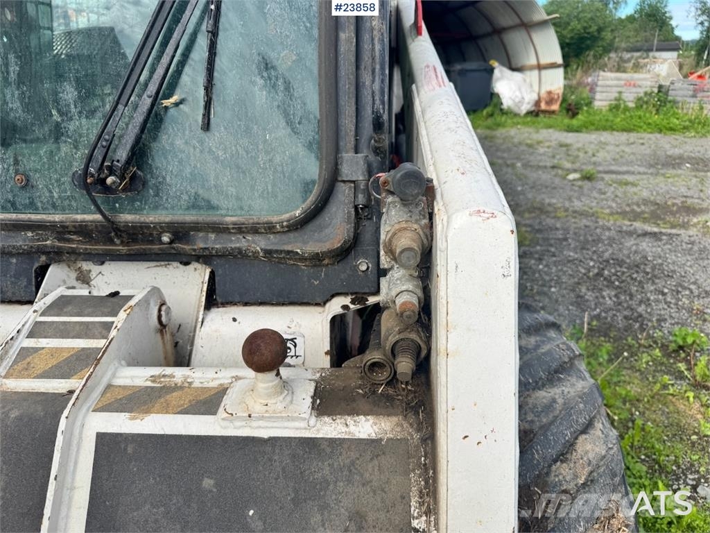 Bobcat 763 Skid-Steer Loader with Bucket, Grapple and Pal Φορτωτάκια