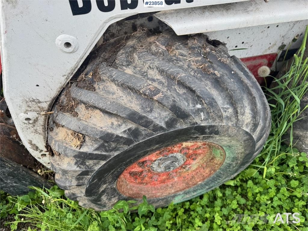 Bobcat 763 Skid-Steer Loader with Bucket, Grapple and Pal Φορτωτάκια