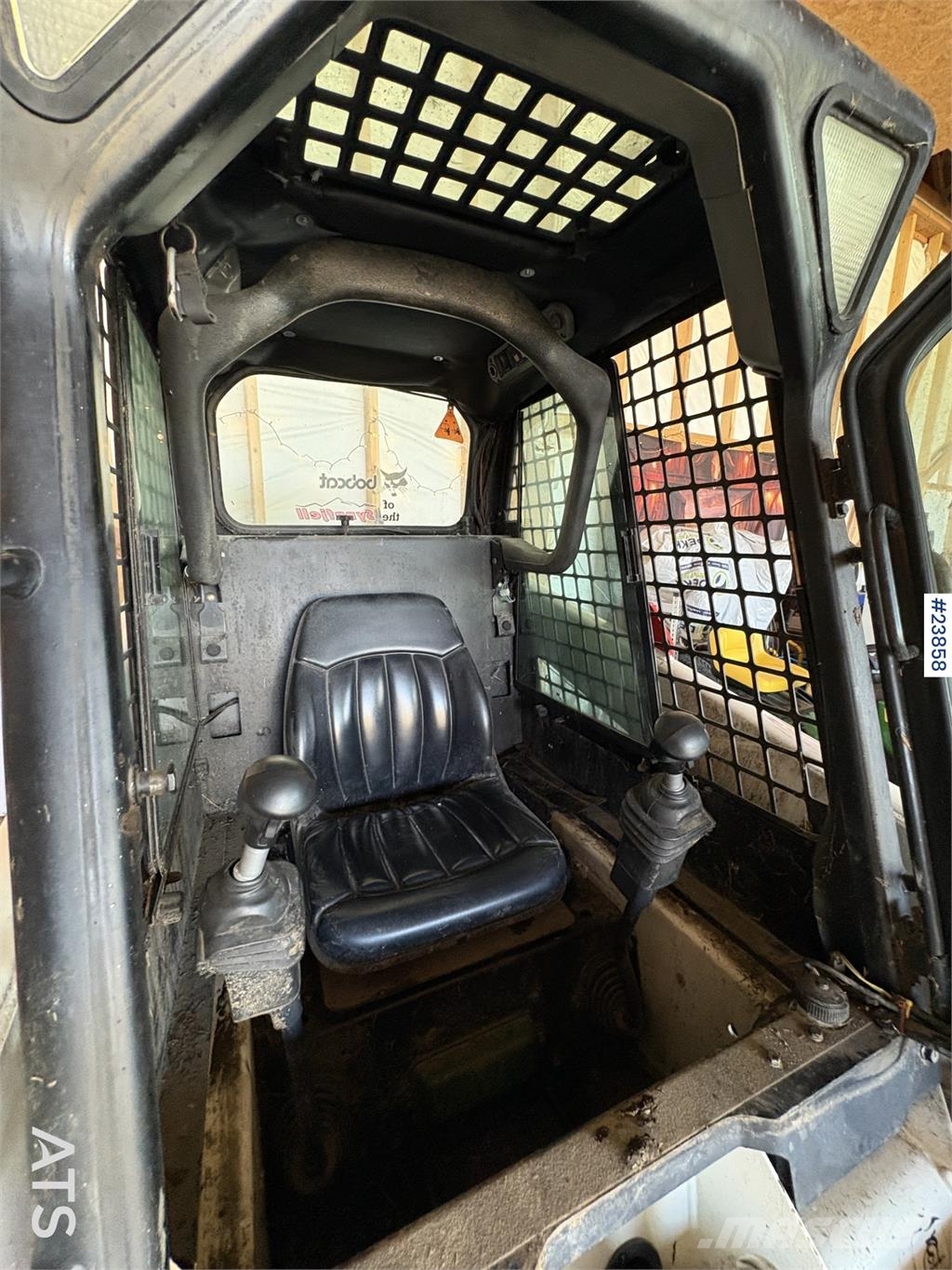 Bobcat 763 Skid-Steer Loader with Bucket, Grapple and Pal Φορτωτάκια