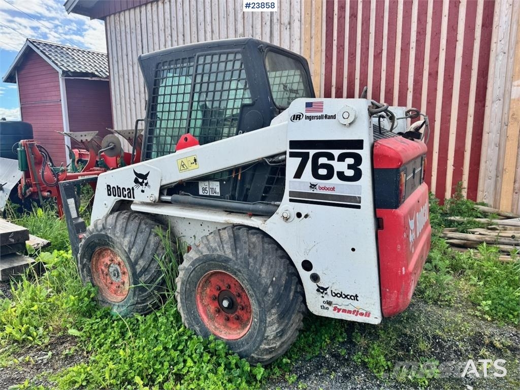 Bobcat 763 Skid-Steer Loader with Bucket, Grapple and Pal Φορτωτάκια