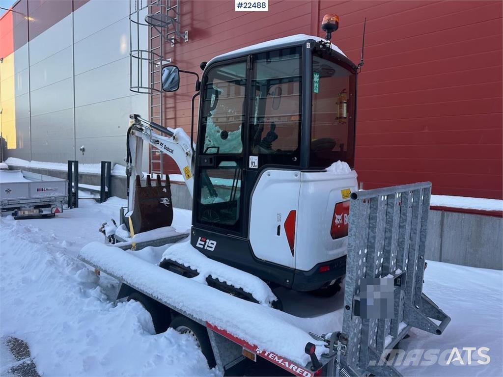 Bobcat E19 mini excavator w/ trailer, digging bucket, san Mini excavators < 7t (Mini diggers)