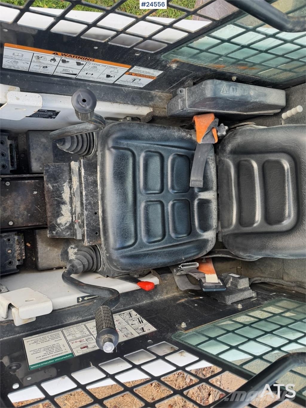 Bobcat S70 Compact Loader with Sweeper, Bucket and Pallet Lietoti riteņu kompaktiekrāvēji