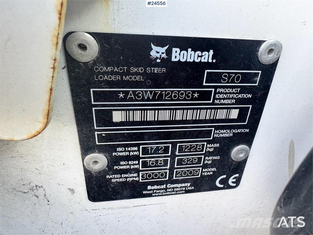 Bobcat S70 Compact Loader with Sweeper, Bucket and Pallet Lietoti riteņu kompaktiekrāvēji