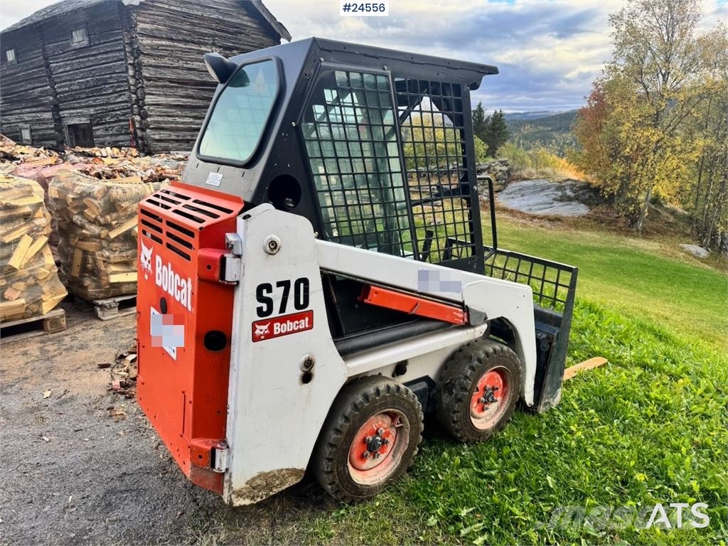 Bobcat S70 Compact Loader with Sweeper, Bucket and Pallet Lietoti riteņu kompaktiekrāvēji